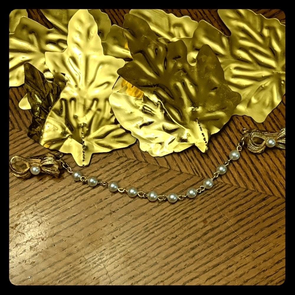 Vintage Sweater Clasp HP🎉🎆